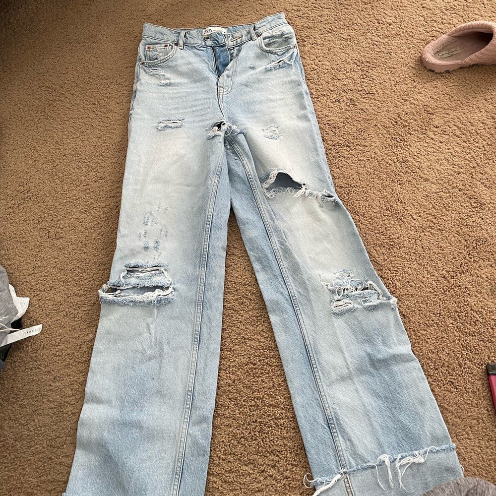 size 4 ZARA ripped jeans